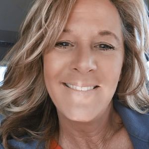 Meet your Posher, Angie